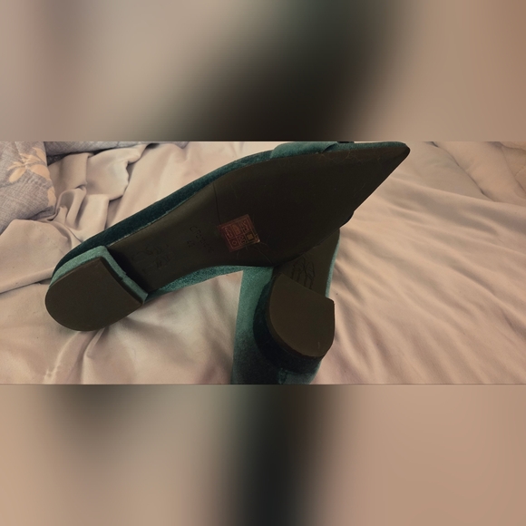 Aida Square Buckle Velvet Flats! Size 10 - Picture 7 of 10